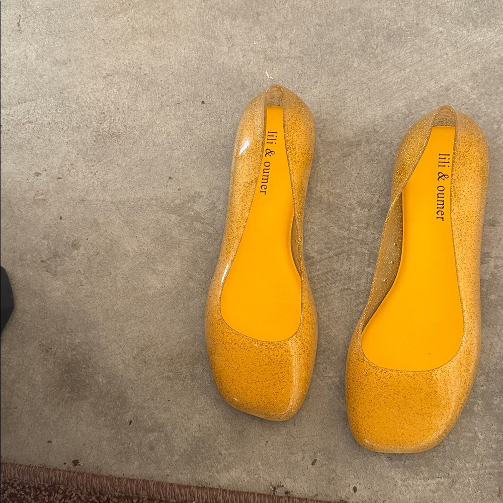 Women's water shoes